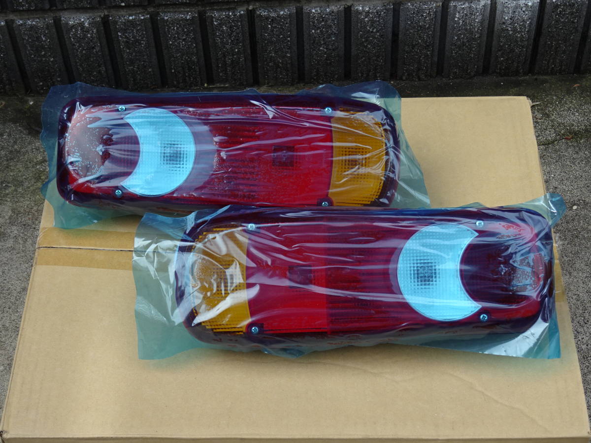 UD 新型 クオン 純正 テールランプ 左右セット(テールライト)｜売買 