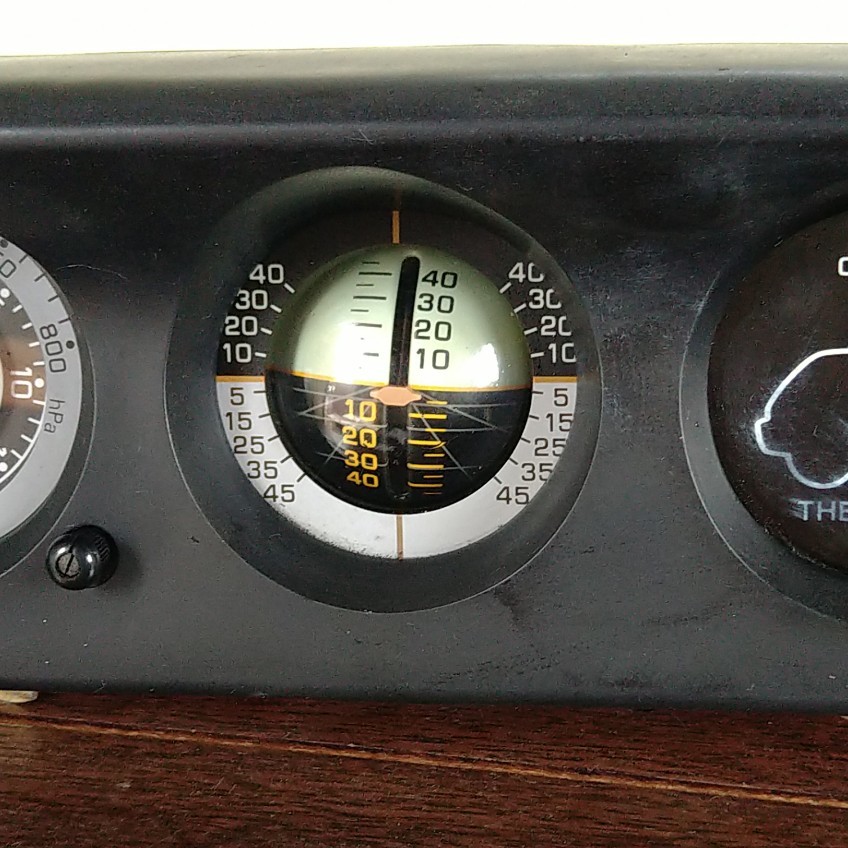 三菱 デリカ スターワゴン P35W クライノメーター 傾斜計 (計器、追加