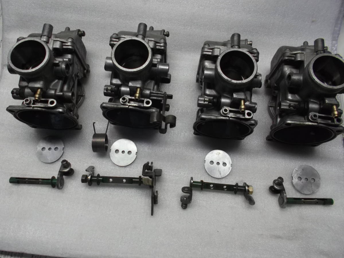 ☆ゼファー1100☆純正キャブレター本体 バタフライ（二次エアー）新品 