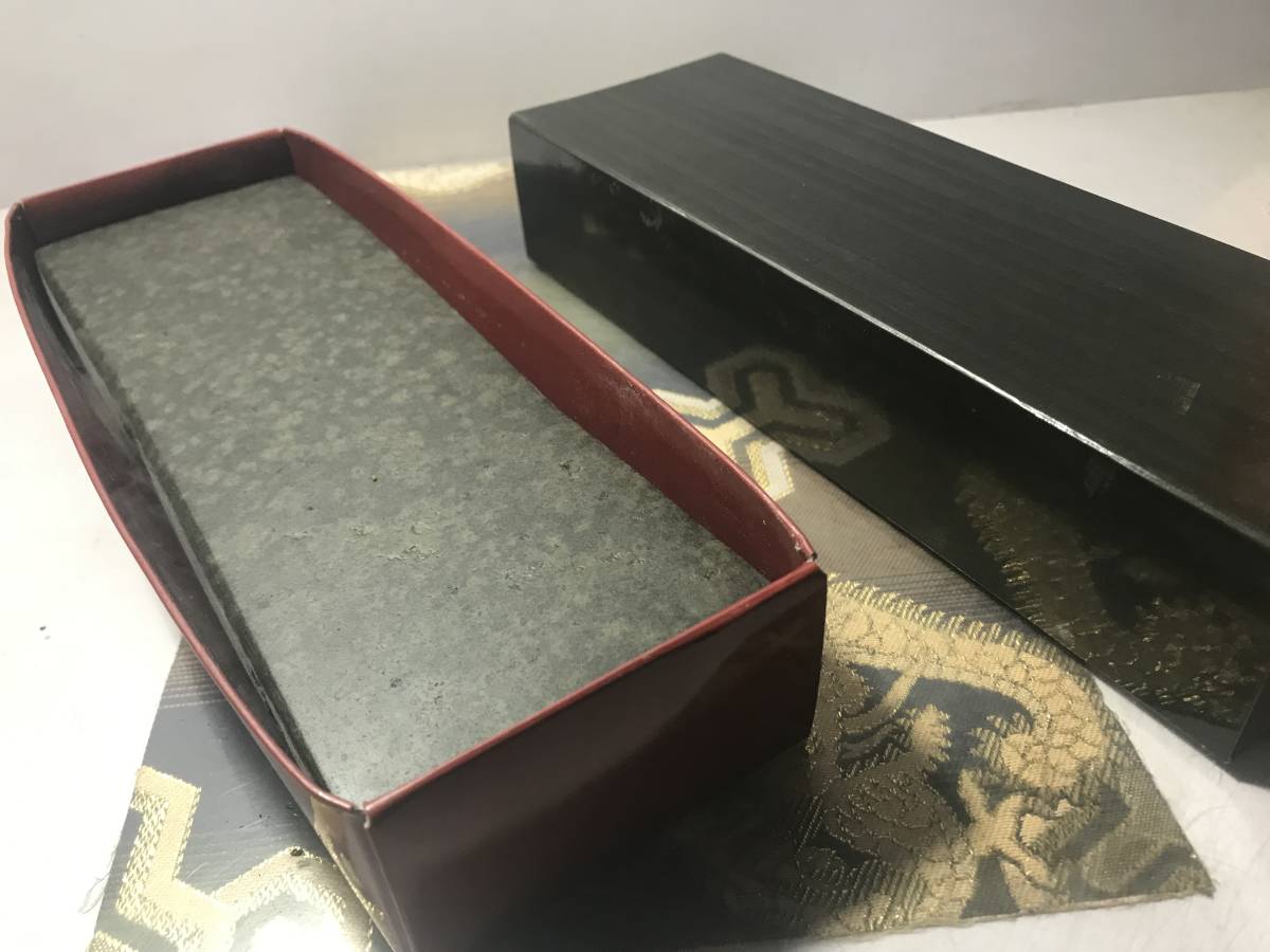 天然砥石奥殿黒蓮華極上