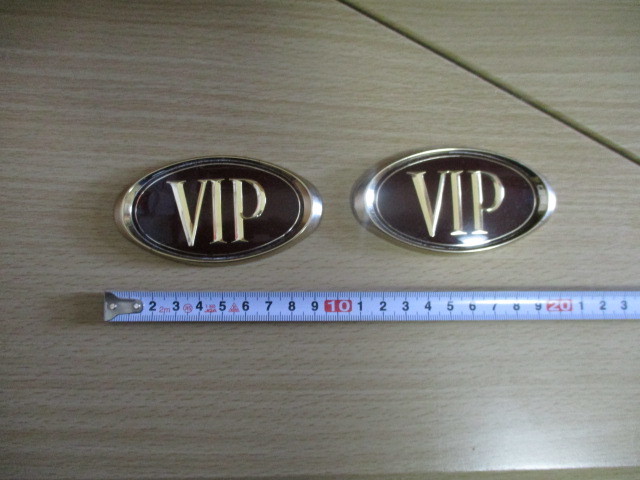 送料無料 中古Y31セドリック グロリア VIP エンブレムサイドセット 