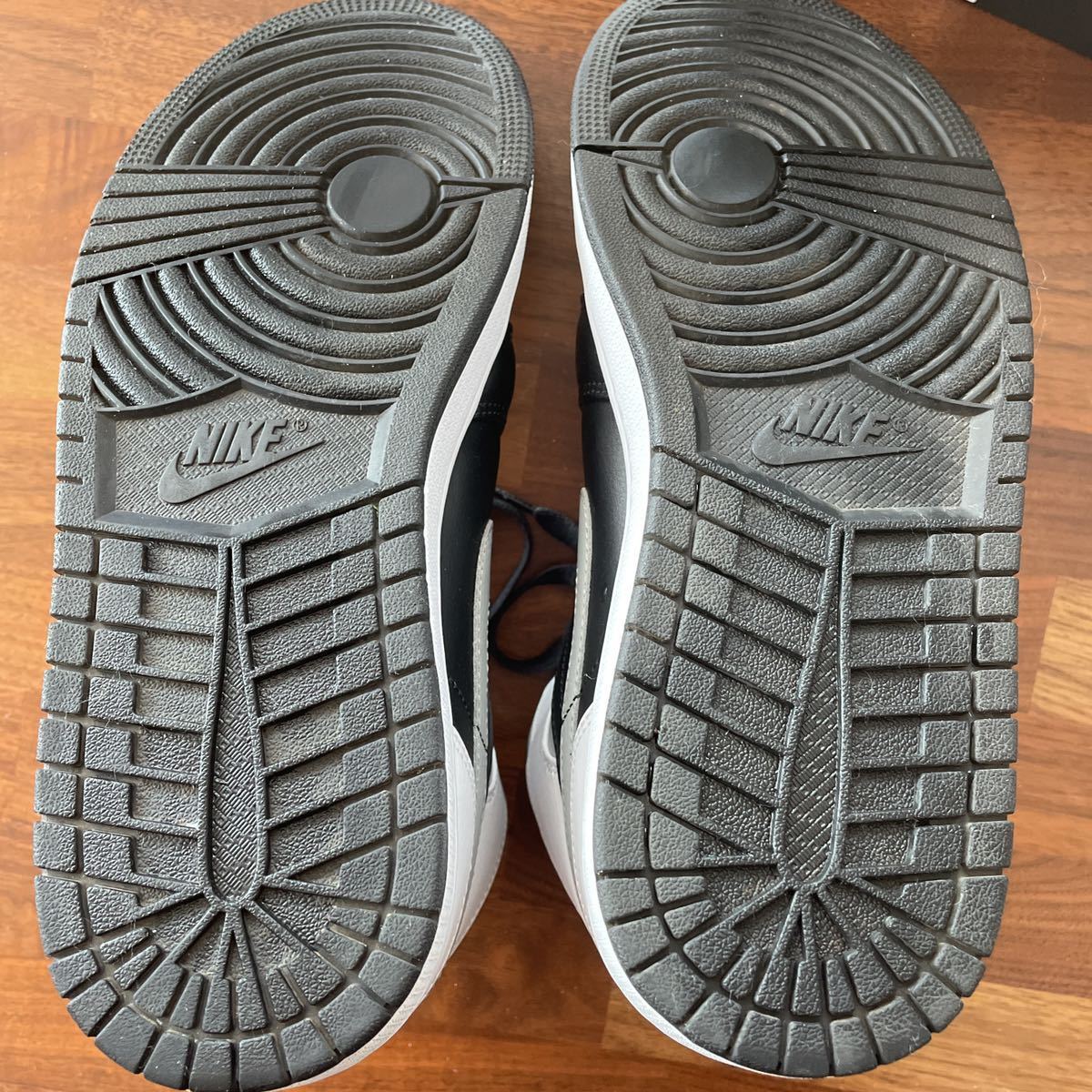 超美品【NIKE ナイキ】27センチ タグ・箱付 554724 073 AIR JORDAN 1 