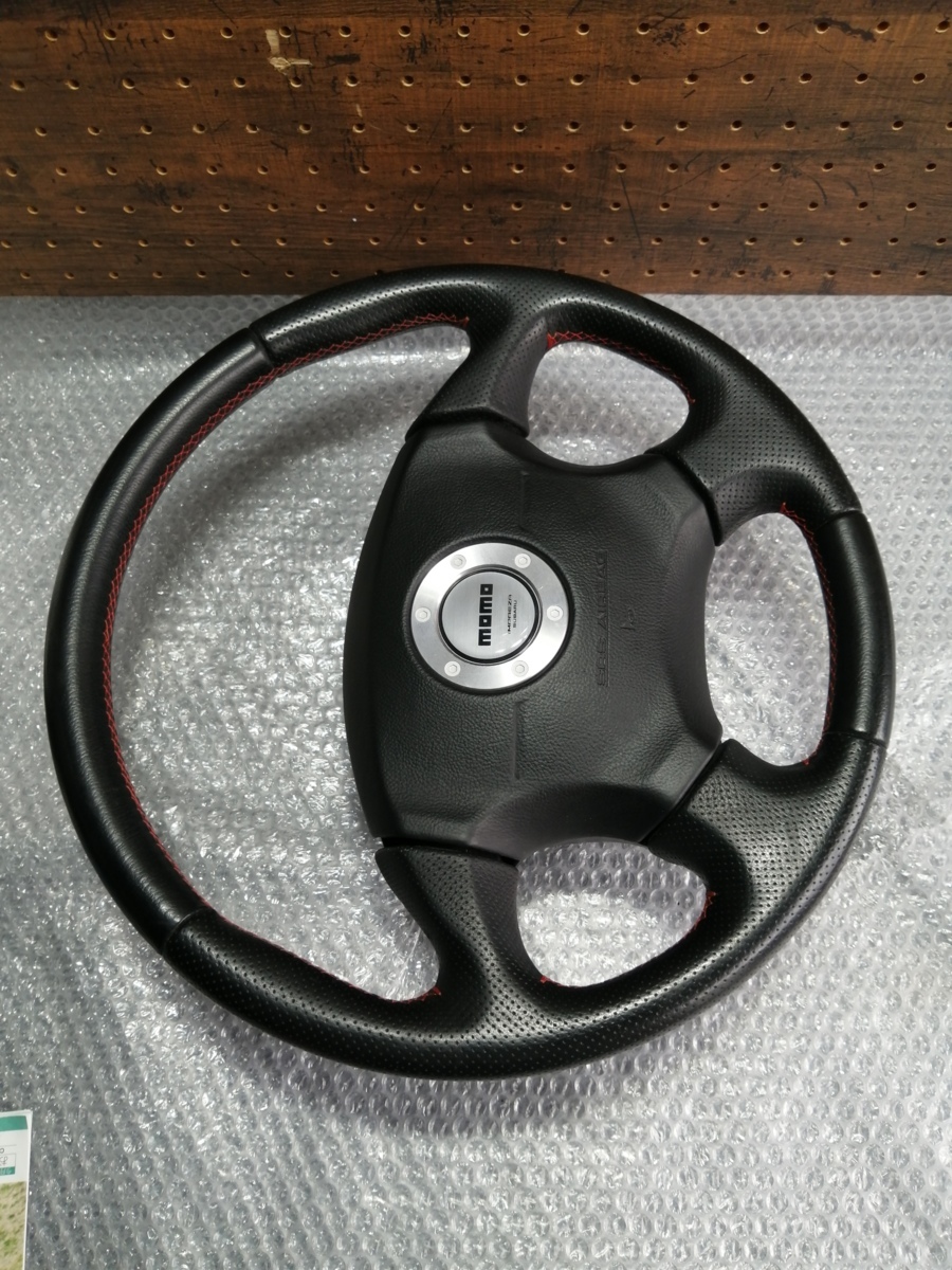 スバル インプレッサGDB 純正ステアリング momo