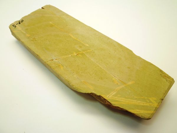 定番人気，得価 5-60 天然砥石 正本山鳴滝戸前鼈甲筋 183x64x26mm 650g 梅ケ畑砥石 中勝 山本男系山主精選 大工道具 剃刀 刀剣 包丁 鉋 鑿 鋸 庖丁(研磨砥石)｜売買されたオークション情報、yahooの商品情報をアー 研磨砥石