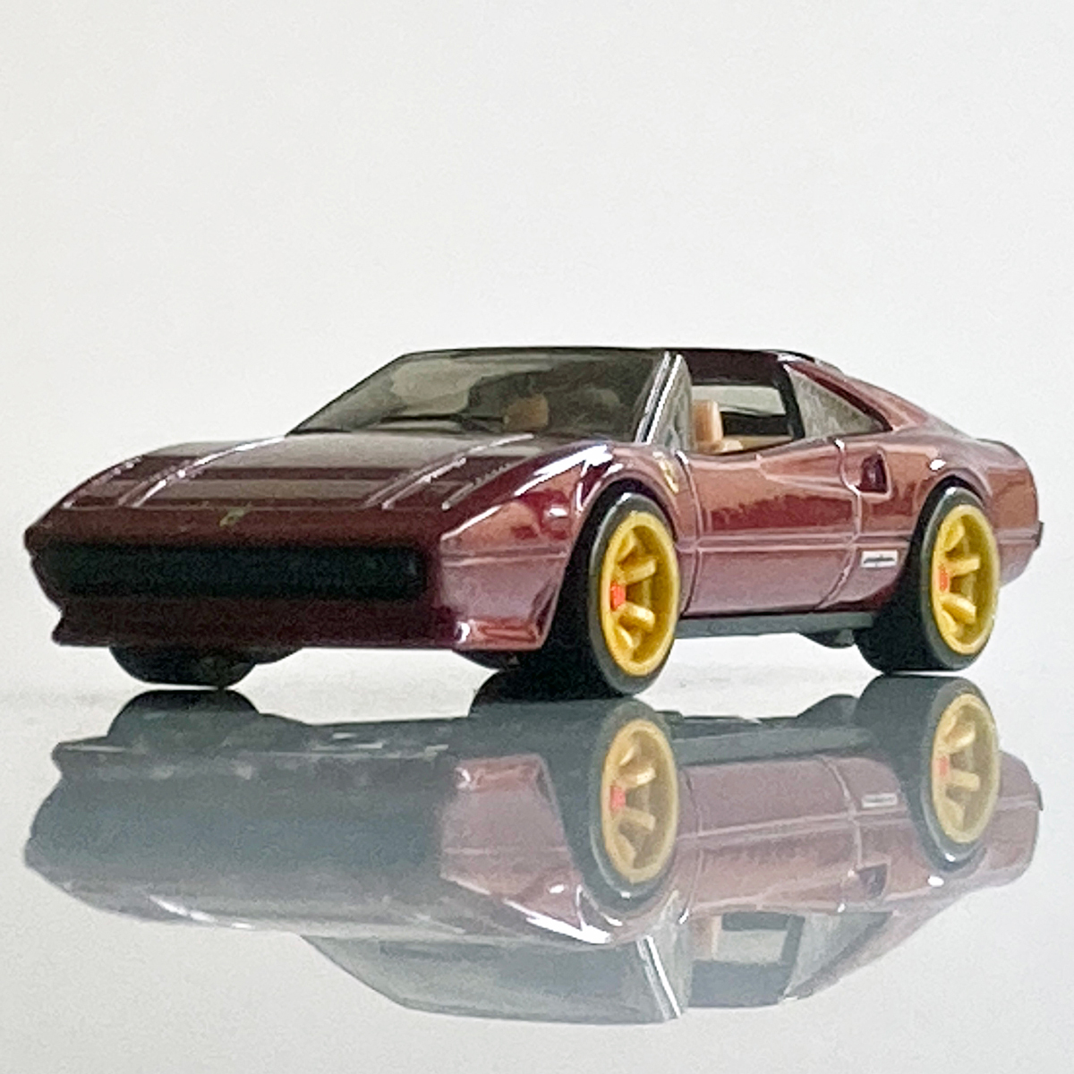 1/64 ホットウィール フェラーリレーサー 308 GTS クワトロバルボーレ 