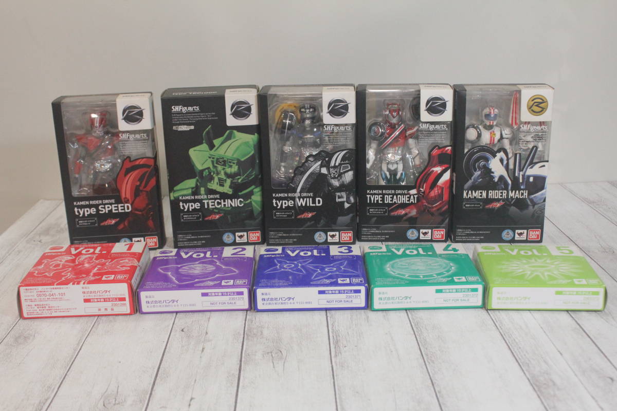 格安，新作 あり S.H.Figuarts 仮面ライダードライブ まとめ売り おまけ特典付き 仮面ライダーマッハ(仮面ライダードライブ)｜売買されたオークション情報、yahooの商品情報をアーカイブ公開 - オークファ 仮面ライダードライブ