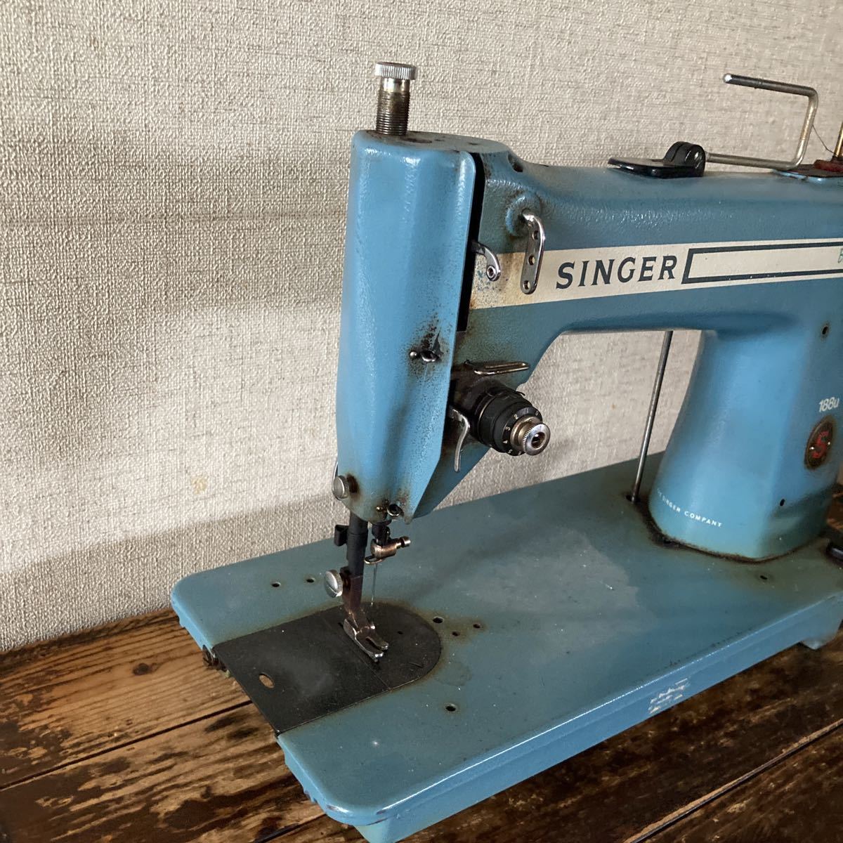昭和レトロ SINGER シンガーミシン 工業用 水色 188U アンティーク 