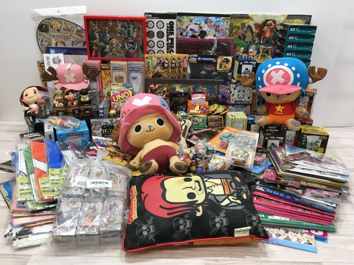 現状品 ワンピースグッズ（フィギュア・ぬいぐるみ 等） まとめて大量
