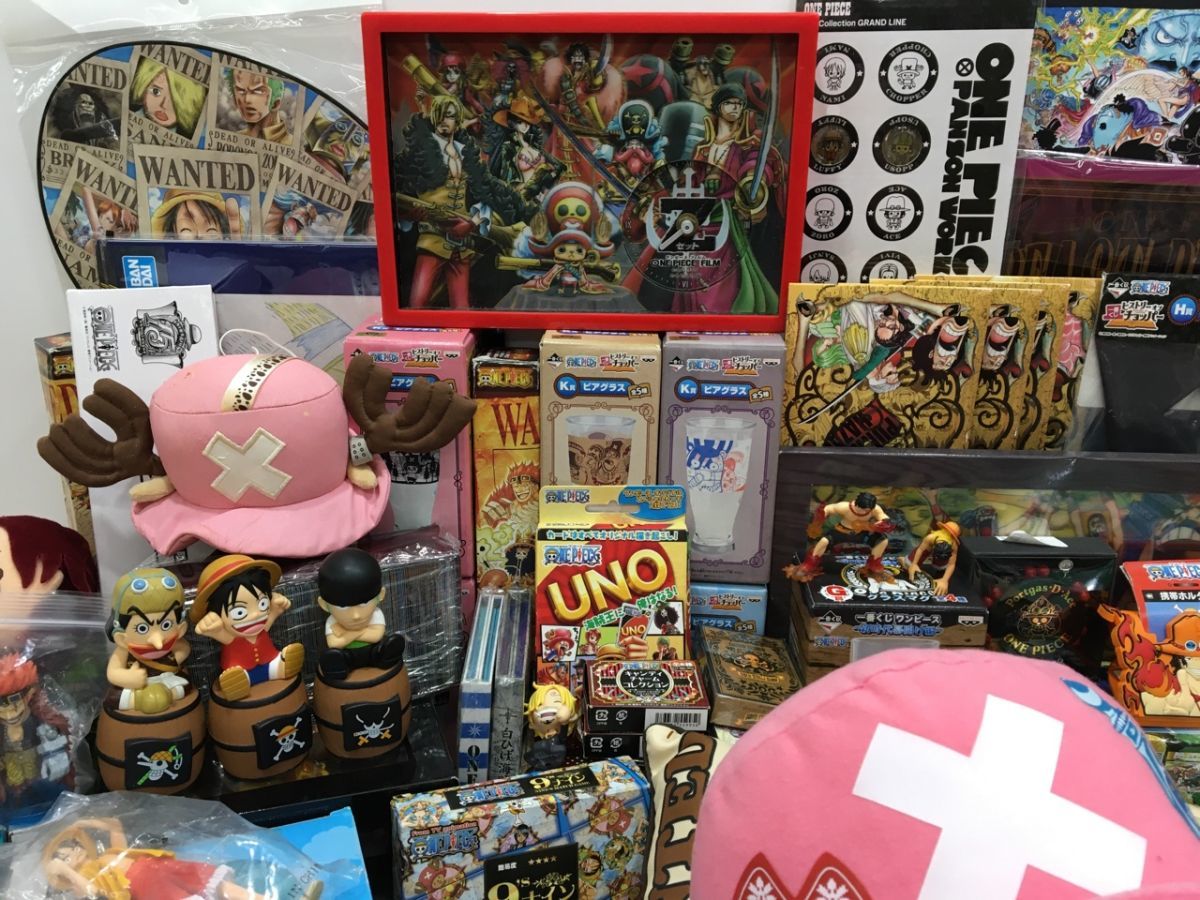 現状品 ワンピースグッズ（フィギュア・ぬいぐるみ 等） まとめて大量