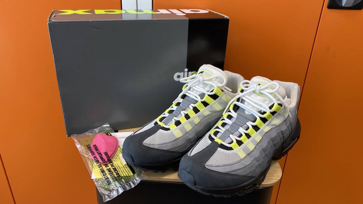中古品】NIKE AIR MAX95 OG イエローグラデ2020 28.5㎝ CT1689-001 