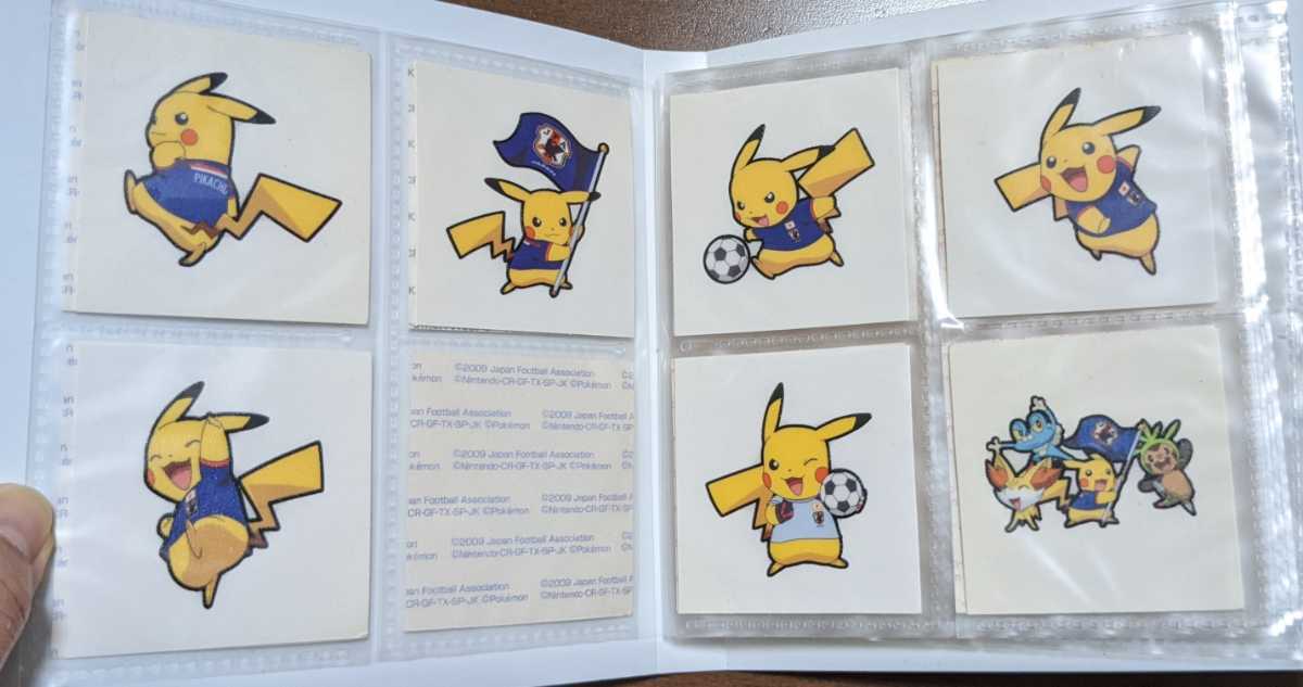 ポケモンデコキャラシール 歴代ピカチュウ 200枚以上 シールホルダー 