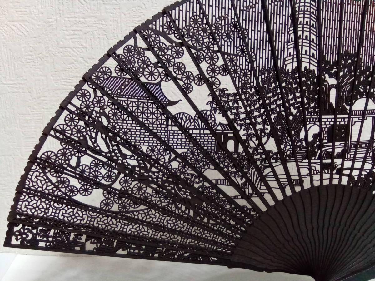 ★特級品 超精密 黒檀 透かし彫り扇子 23cm 男女兼用 化粧箱入 檀扇/香木扇子/白檀風扇子 扇子 – 透かし彫り 超精密 京都オンライン 京扇子包装してお届け♪切り絵扇