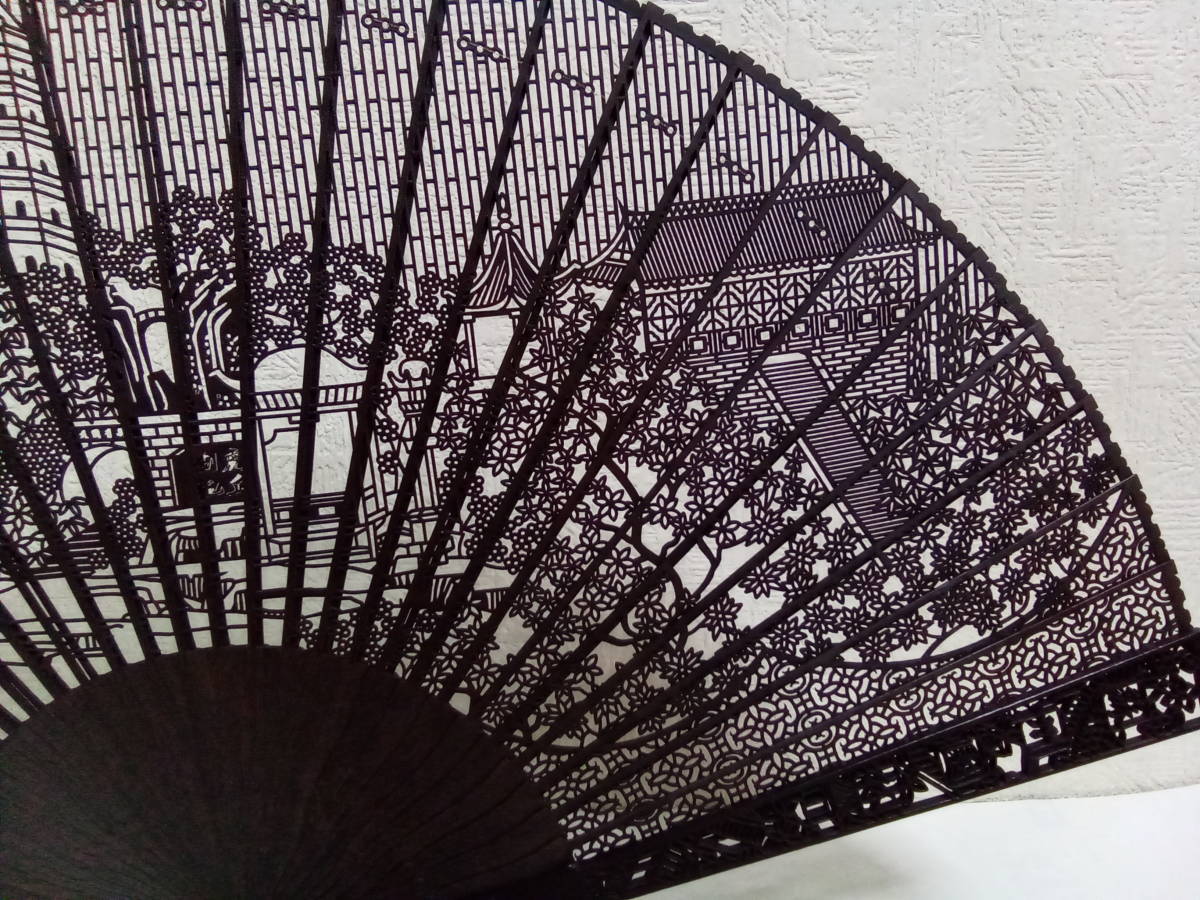 ★特級品 超精密 黒檀 透かし彫り扇子 23cm 男女兼用 化粧箱入 檀扇/香木扇子/白檀風扇子 扇子 – 透かし彫り 超精密 京都オンライン 京扇子包装してお届け♪切り絵扇