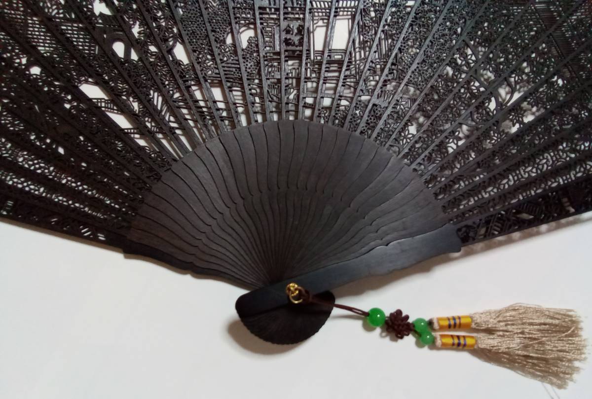 ★特級品 超精密 黒檀 透かし彫り扇子 23cm 男女兼用 化粧箱入 檀扇/香木扇子/白檀風扇子 扇子 – 透かし彫り 超精密 京都オンライン 京扇子包装してお届け♪切り絵扇