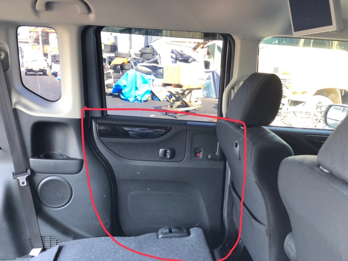H25年 JF1 N-BOX カスタム ドア内張り 4枚セット スイッチ付き 中古品 即決