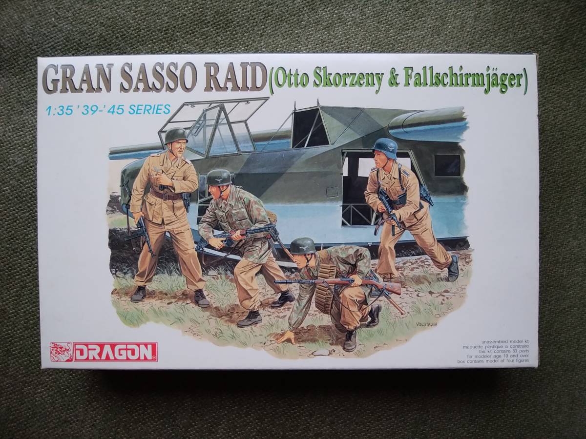 ドラゴン 1 35 Nr 6094 グラン サッソ強襲 オットー スコルツェニーと降下猟兵 戦車 軍用車両 売買されたオークション情報 Yahooの商品情報をアーカイブ公開 オークファン Aucfan Com