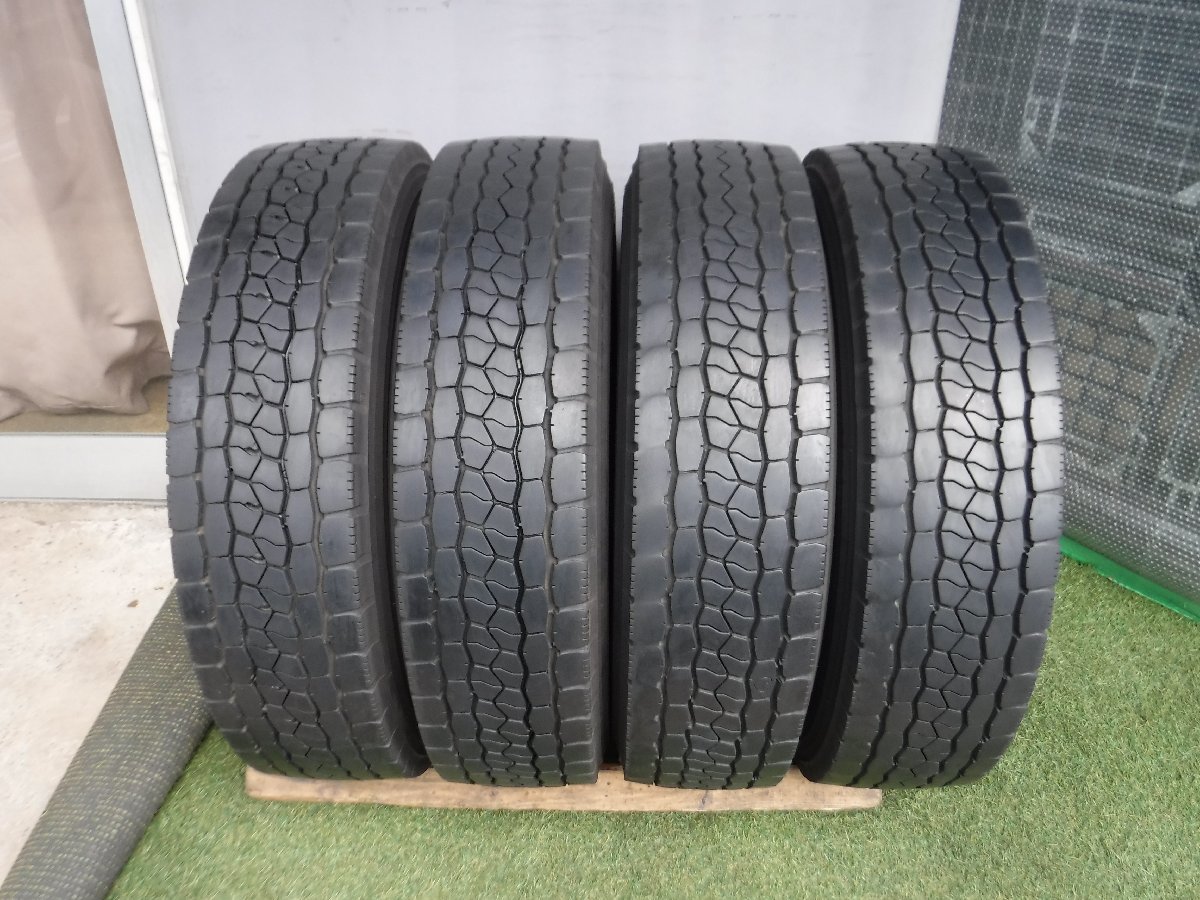 ☆225/90R17.5 ブリヂストン M800!!倉庫保管・状態良好!!☆レンジャーなどに!!残溝6.5分山以上!!引き取り大歓迎!!4本セット価格!!_W71