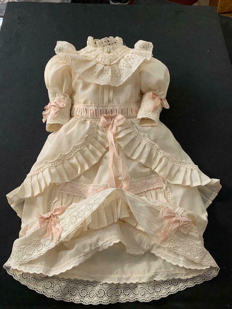 【定番人気，新品】 ビスクドール用ドレス 56 58cmの人形用 アンティークとヴィンテージの生地 イギリスの専門工房 コットン クリーム Gabriella(ビスクドール)｜売買されたオークション情報、yahooの商品情報をア ビスクドール