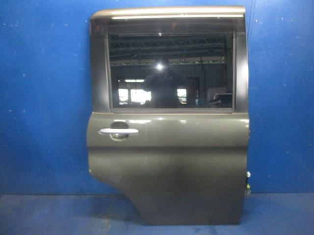 タント DBA-L375S 右リアドア G52 67003-B2151