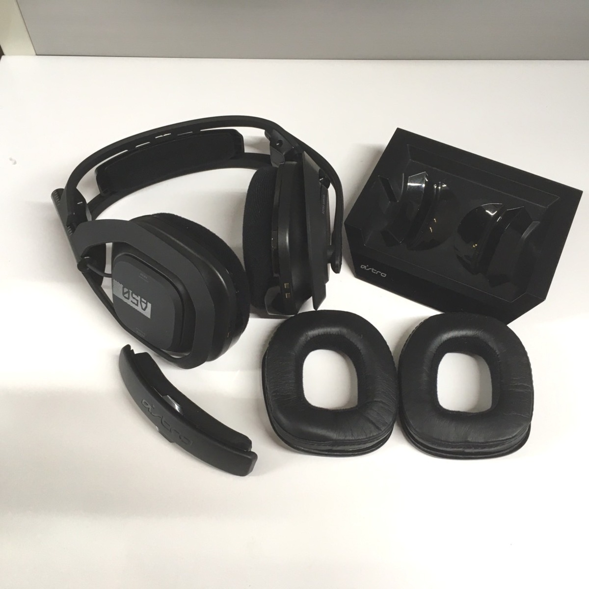 □ASTRO　ゲーミングヘッドセット+ベースステーション「A50」　A50WL-002　/ケーブル欠品・箱なし　δ□ ASTRO ASTRO A50 Wireless ゲーミングヘッドセット+ BASE STATION