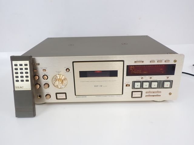 録再可能】 TEAC V-6030S 3ヘッドカセットデッキ ティアック 録再可能】 TEAC V-6030S 3ヘッドカセットデッキ ティアック