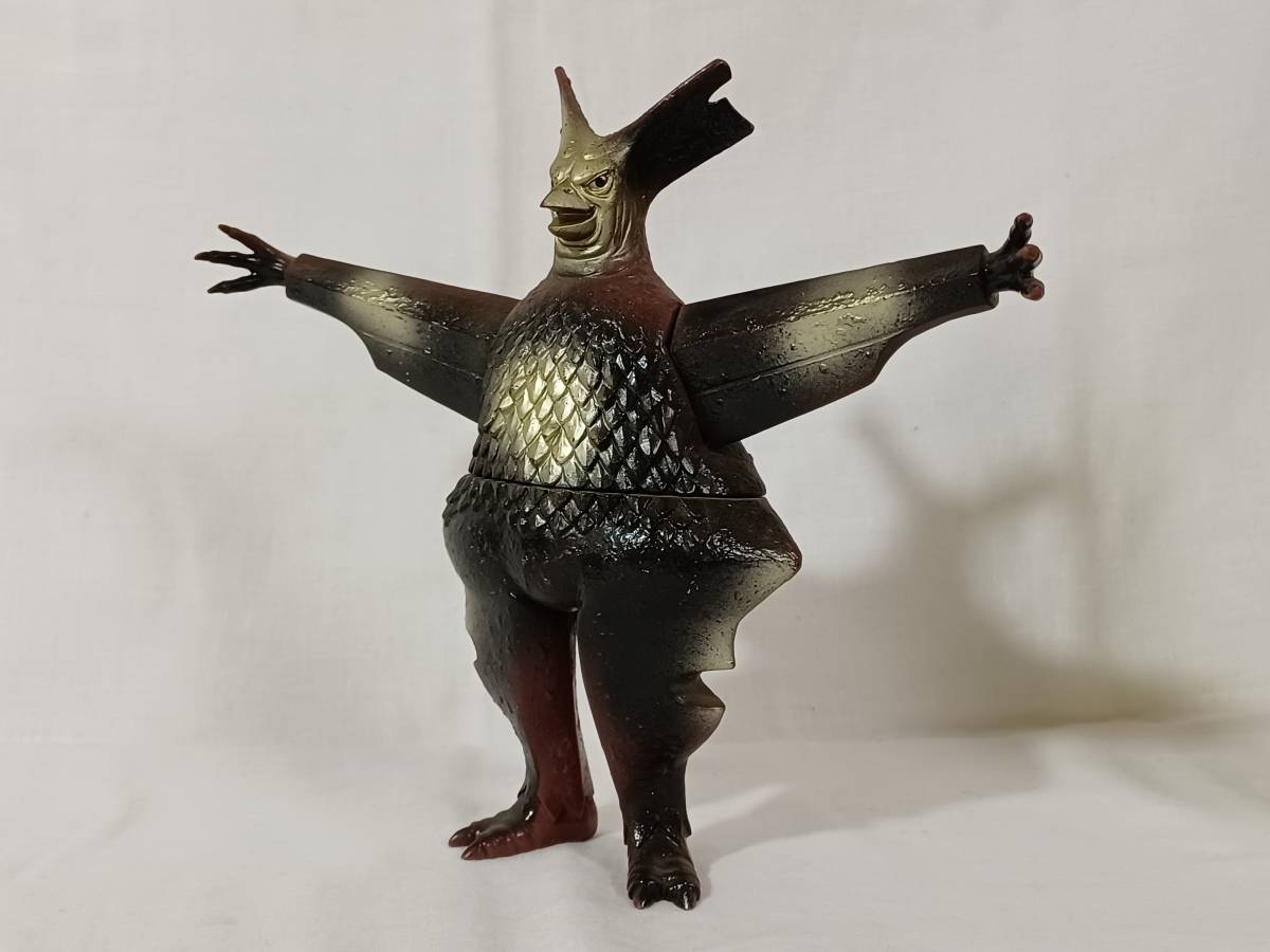 ♯バンダイ ウルトラ怪獣シリーズ「ギエロン星獣」1期プラタグ付き 