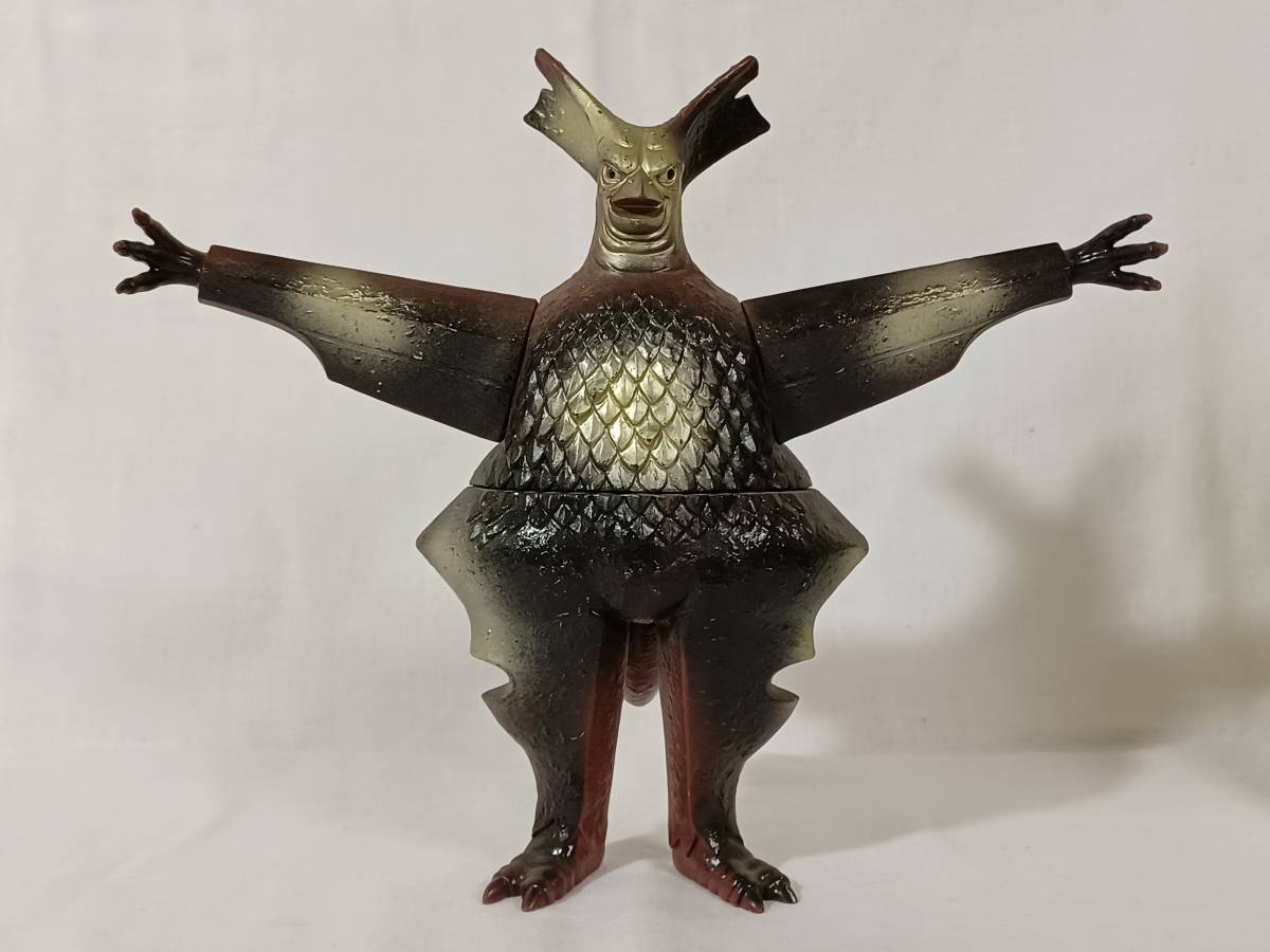 ♯バンダイ ウルトラ怪獣シリーズ「ギエロン星獣」1期プラタグ付き 