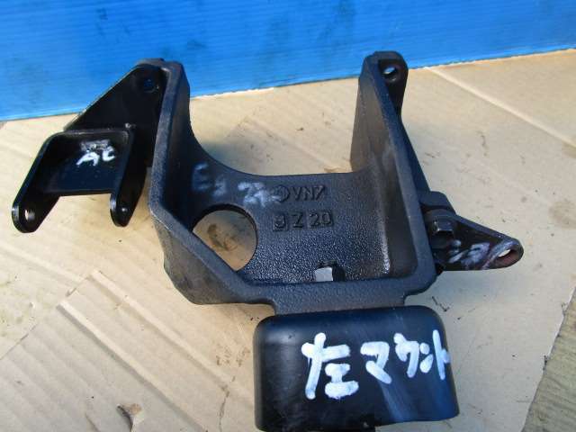 21379 スズキ カプチーノ EA11R エンジン マウント ステー 左