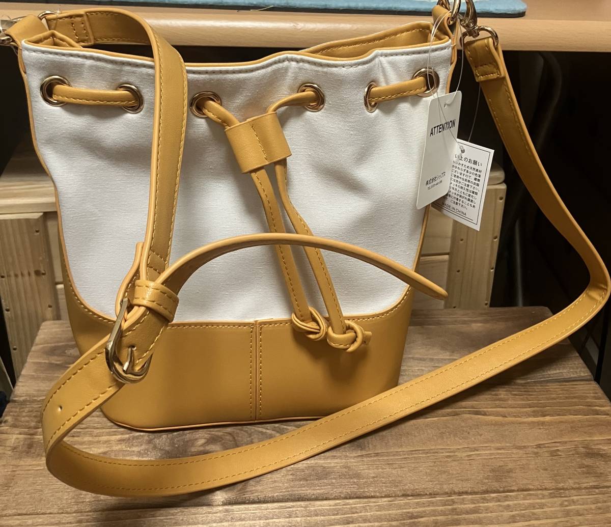  SHIPS シップス 店舗にて購入 レディース 巾着風 ショルダーバッグ(その他)｜売買されたオークション情報、yahooの商品情報をアーカイブ公開 - オークファン 女性用