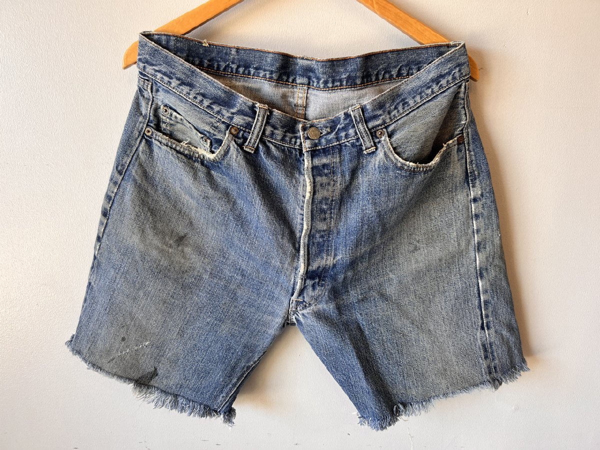 高品質，人気SALE ^w^ b Levis 501 Big E 60s W33-W34 ヴィンテージ リーバイス デニム ジーンズ ビッグE カットオフ イエローステッチ多数 トップボタン裏8(W34)｜売買されたオークション情報、yahooの商品情報をアーカ W34