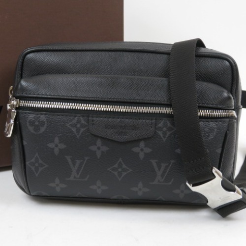 本物保証，最新作 55722 1円スタート LOUIS VUITTON ルイヴィトン 極 バムバッグアウトドア 19年製 タイガラマ ボディバッグ PVC ブラック メンズ(その他)｜売買されたオークション情報、yahooの商品情報をアーカイブ かばん、バッグ