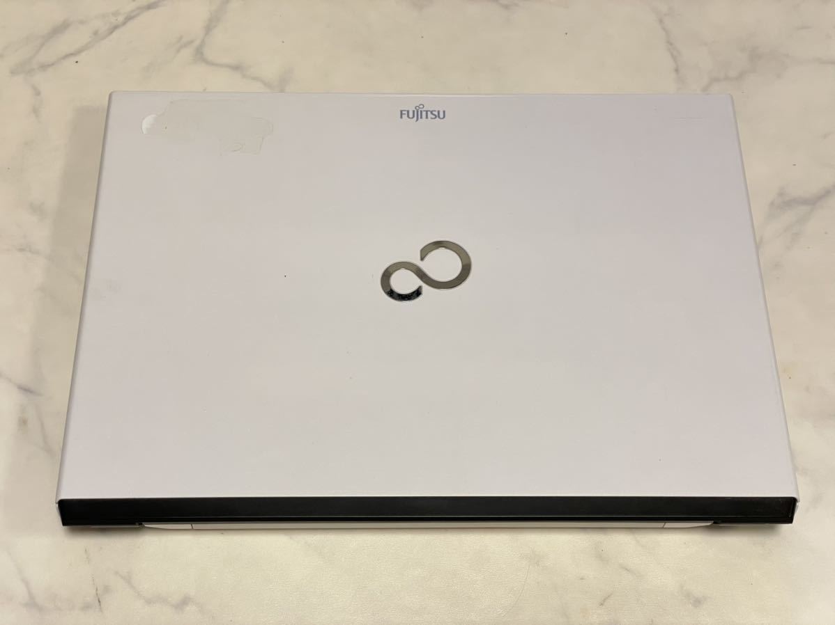 LIFEBOOK SH54⁄K 富士通 コンパクト 13.3型液晶 サテンレッド 富士通