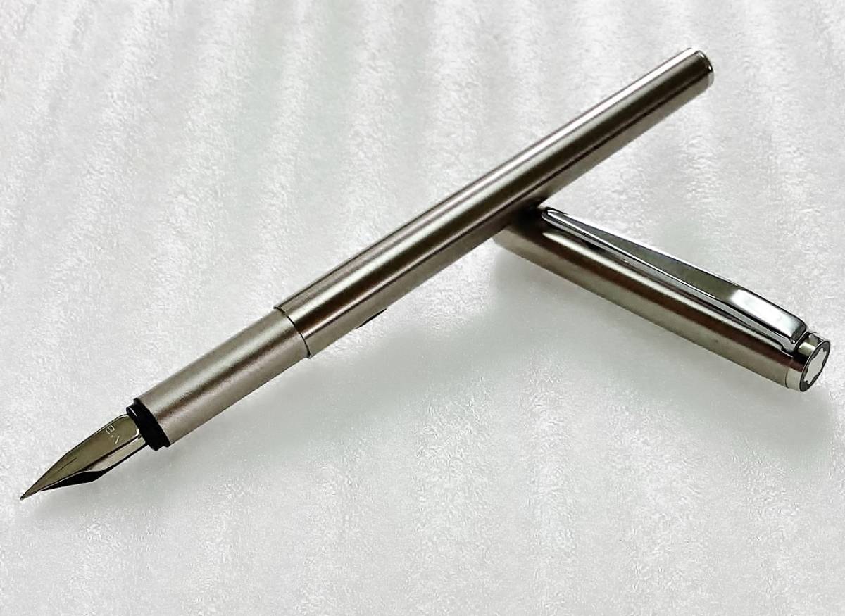 MONTBLANC モンブラン ノブレス 万年筆 シルバー コンバーター付き 1円～ 未使用 モンブラン 廃盤 万年筆 ノブレス シルバー色 希少 箱