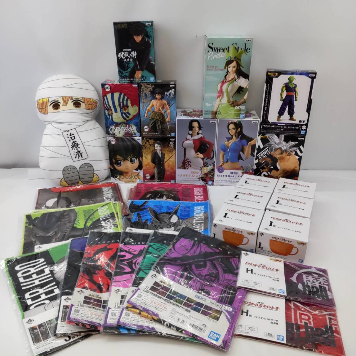  No.3357 グッズまとめ 鬼滅の刃/DB/ワンピース他 フィギュア/タオル/マグカップなど 大量まとめ 品(コミック、アニメグッズ)｜売買されたオークション情報、yahooの商品情報をアーカイブ公開 - その他