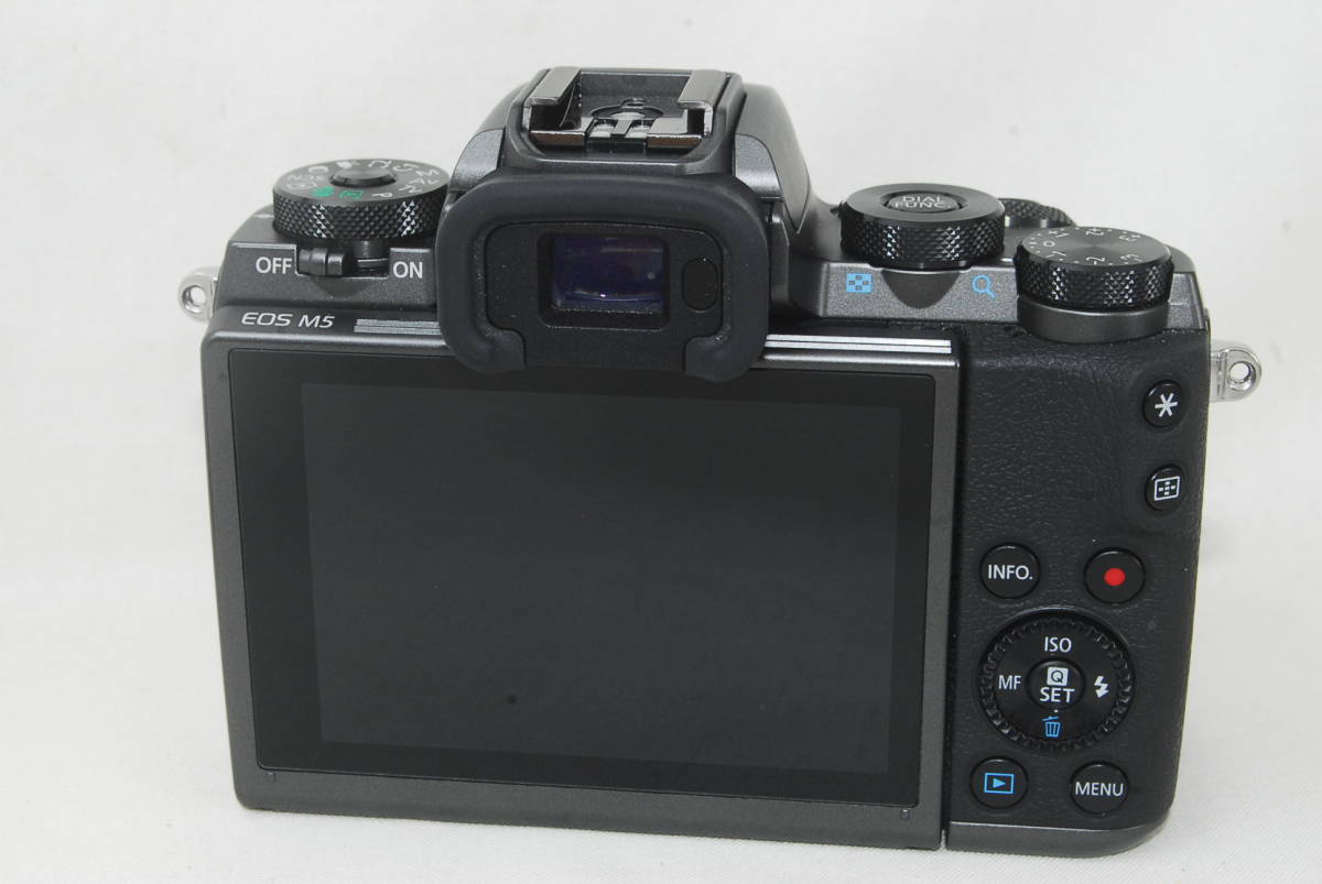 Canon EOS M5 ミラーレス一眼カメラ　美品 b1056918491.7.jpg
