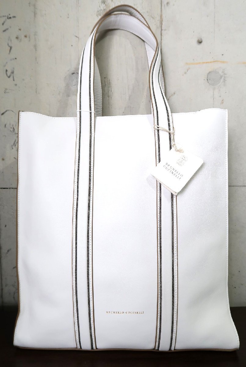 新品タグ付き 超美品 ブルネロクチネリ トートバッグ ブリーフケース ショルダーバッグ レザー モニーレ飾り メンズ 女性 BRUNELLOCUCINEL BRUNELLO トートバッグ（ブランドブルネロクチネリ）（レディース CUCINELLI（トートバッグ）のフリマアイテム一覧 ブルネロクチネリ（バッグ・小物・ブランド雑貨）の通販 レディース |