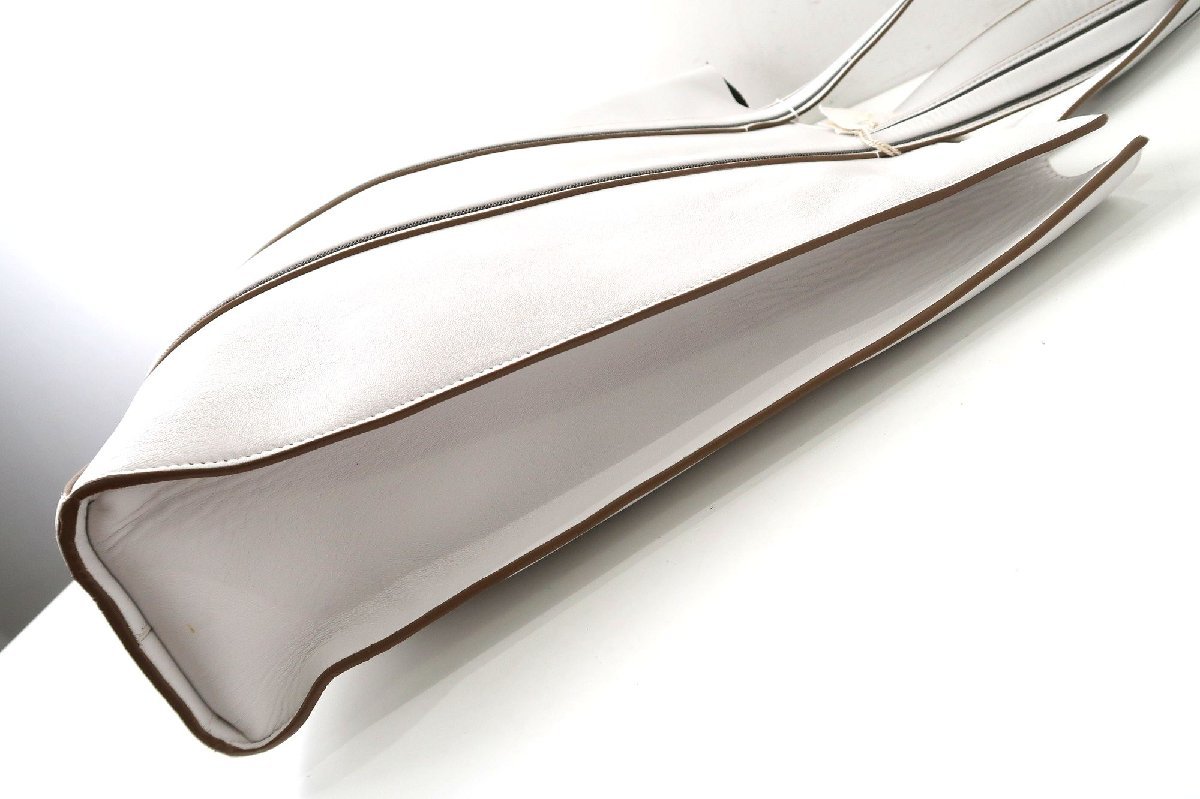 新品タグ付き 超美品 ブルネロクチネリ トートバッグ ブリーフケース ショルダーバッグ レザー モニーレ飾り メンズ 女性 BRUNELLOCUCINEL BRUNELLO トートバッグ（ブランドブルネロクチネリ）（レディース CUCINELLI（トートバッグ）のフリマアイテム一覧 ブルネロクチネリ（バッグ・小物・ブランド雑貨）の通販 レディース |