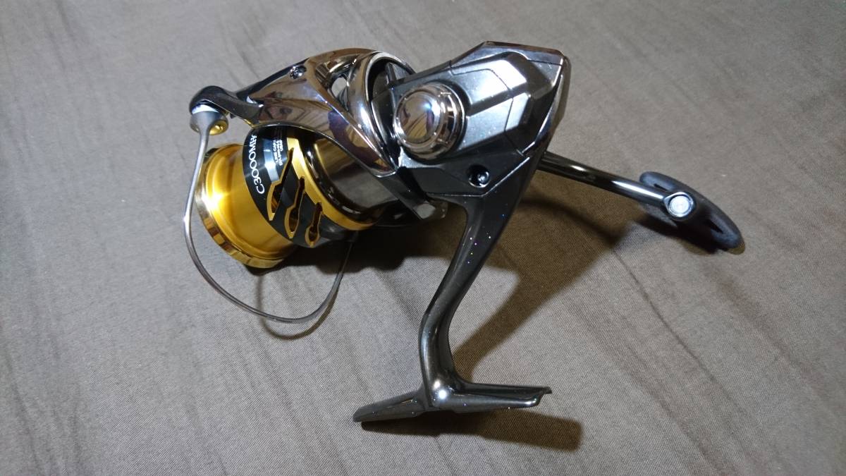 極美品】20ツインパワー C3000MHG SHIMANO 20TWIN POWER 【公式通販】