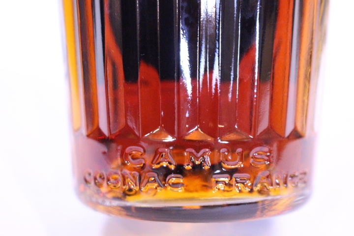 p-432 未開栓古酒 カミュ XO ロングネック コニャック 700mL 【公式通販】