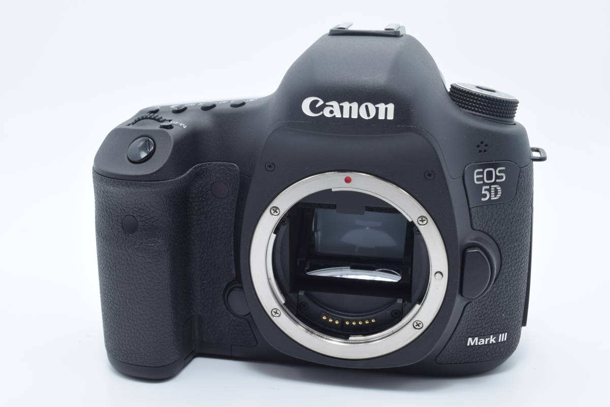 ☆極上品！ショット数5633！元箱付☆Canon EOS 5D Mark III ボディ