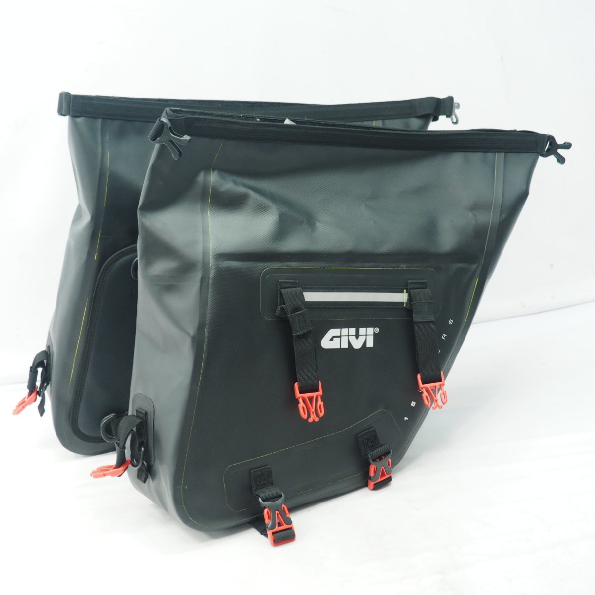 GIVI 防水サイドバッグ 15L ジビ 左右セット ソフトバッグ 【公式通販】