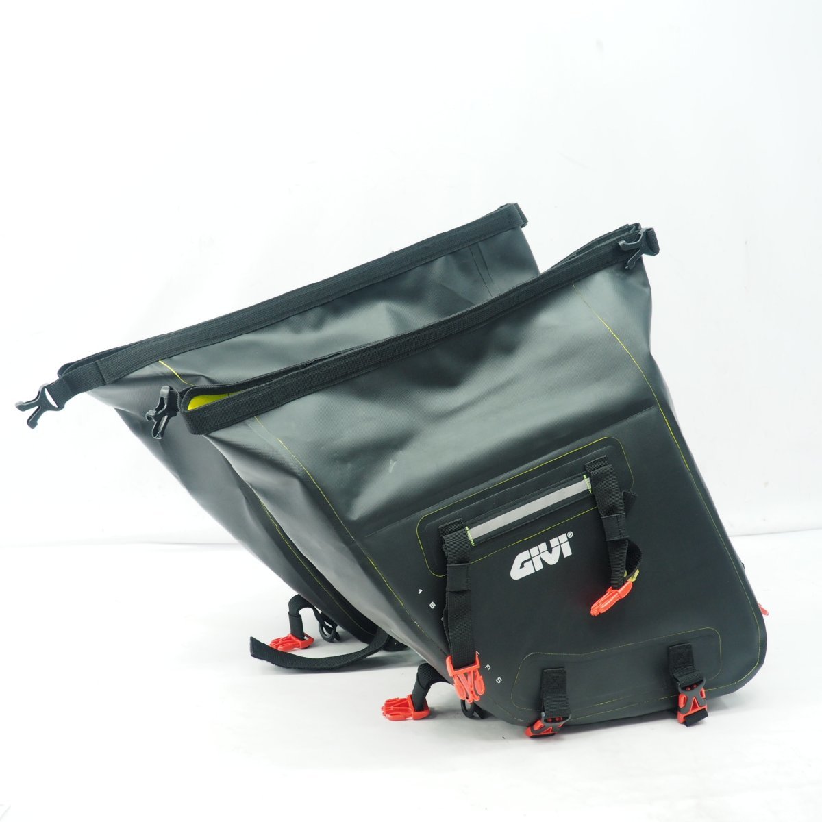GIVI 防水サイドバッグ 15L ジビ 左右セット ソフトバッグ 【公式通販】