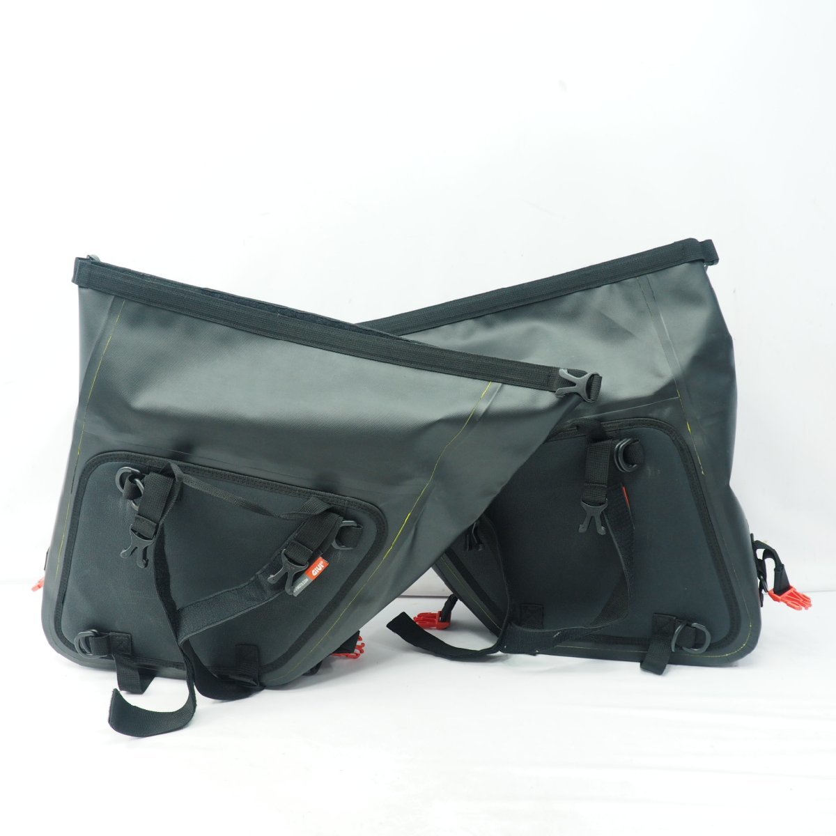 GIVI 防水サイドバッグ 15L ジビ 左右セット ソフトバッグ 【公式通販】