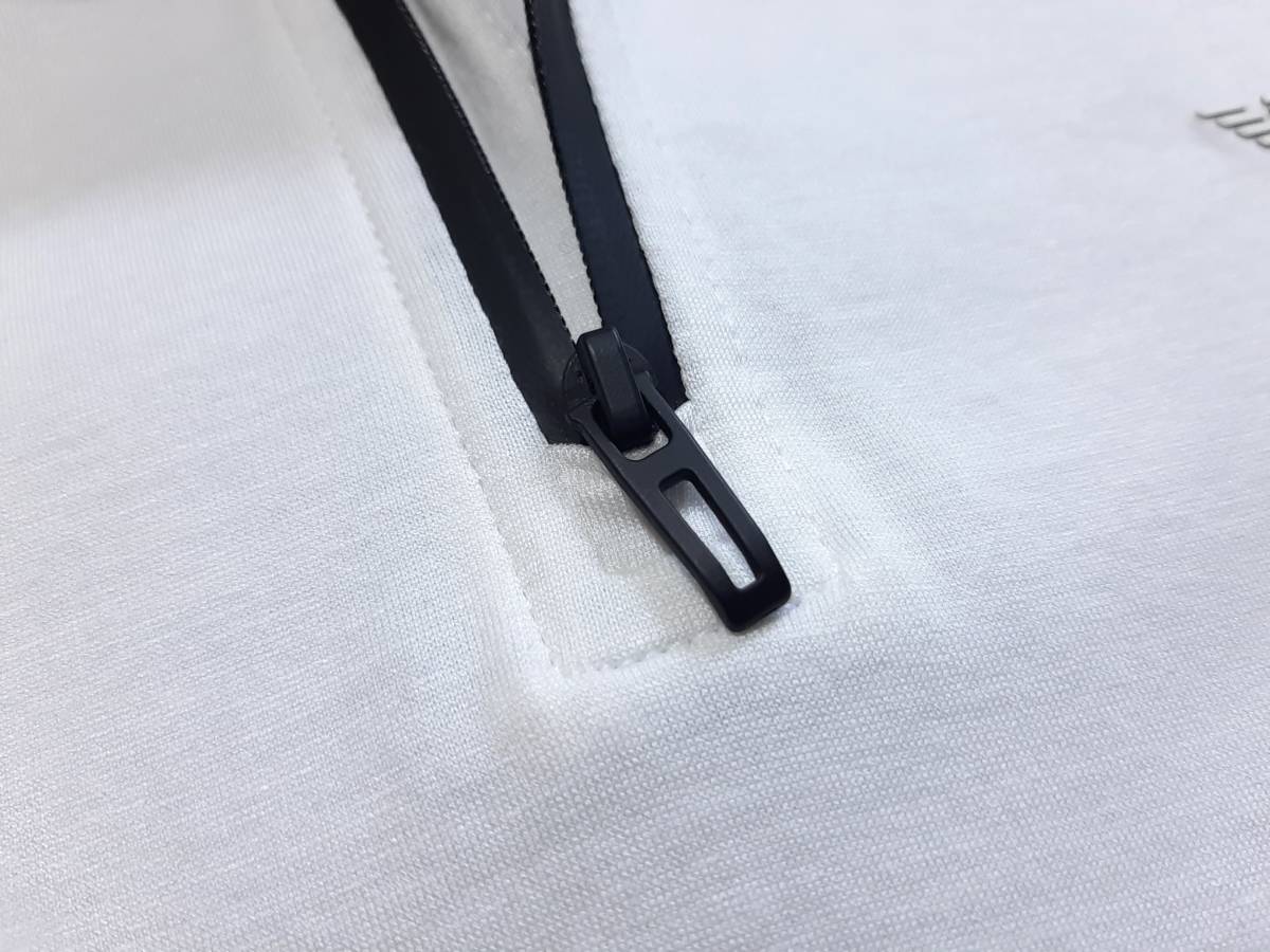 新品] EMPORIO ARMANI ハーフジップとなる【メンズ・ジャージ半袖 