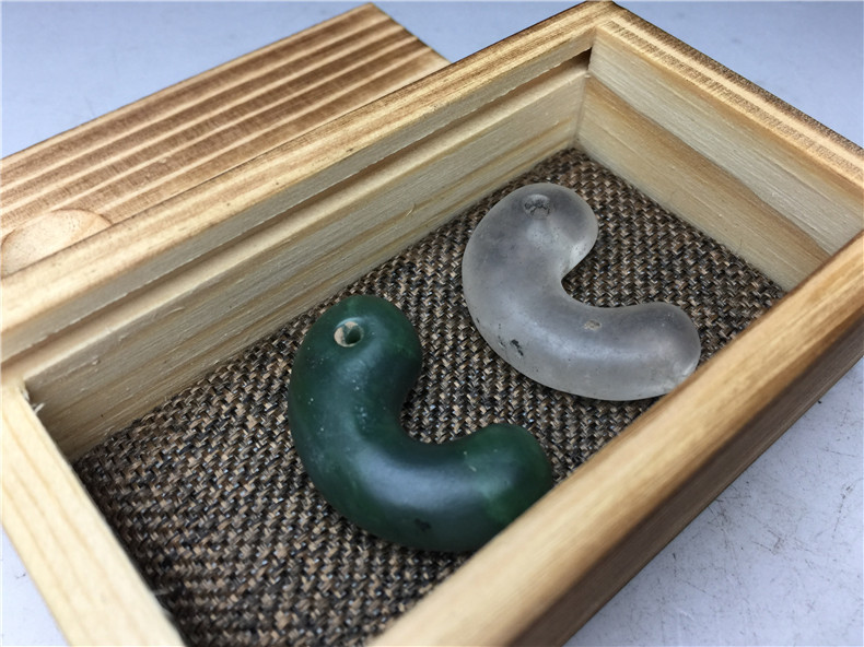 ◇希少・時代物◇ 縄文 弥生 古墳 獣背勾玉 異形勾玉 白紫水晶共生 美