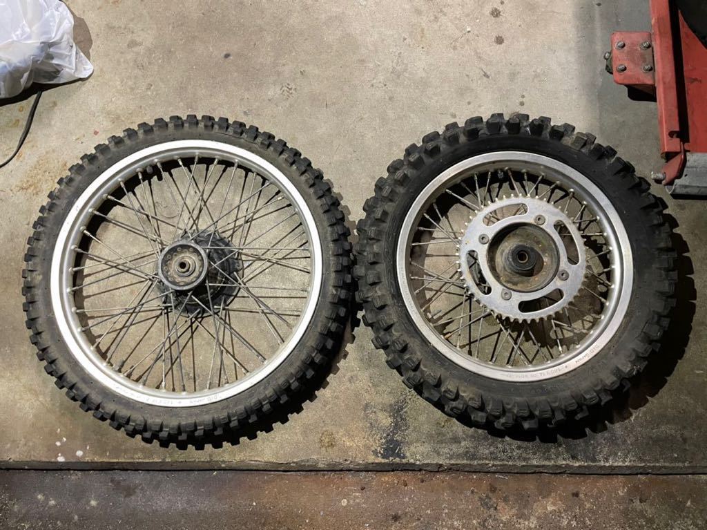 Honda Cr80 前後タイヤセット オフ車 オフロードタイヤ オフロード 純正ホイール ホイールセット 旧車 オフロード 売買されたオークション情報 Yahooの商品情報をアーカイブ公開 オークファン Aucfan Com