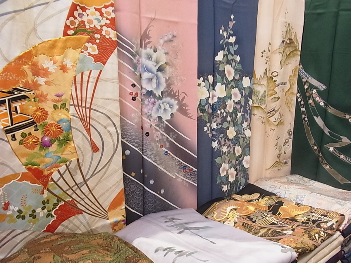 セール，定番人気 着物屋こころ 着物 まとめて 大量 全て正絹 品あり 風景 花柄 作家物 手描き 駒刺繍 着用可能多数 ppp041(その他)｜売買されたオークション情報、yahooの商品情報をアーカイブ公開 - オークファ その他
