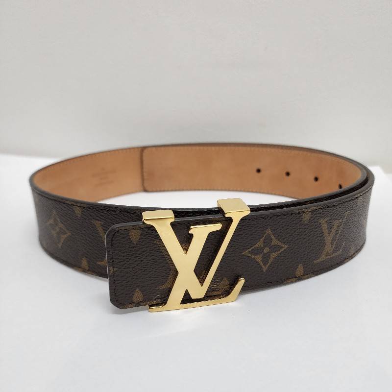 LOUIS VUITTON ルイヴィトン モノグラム サンチュール LVイニシャル