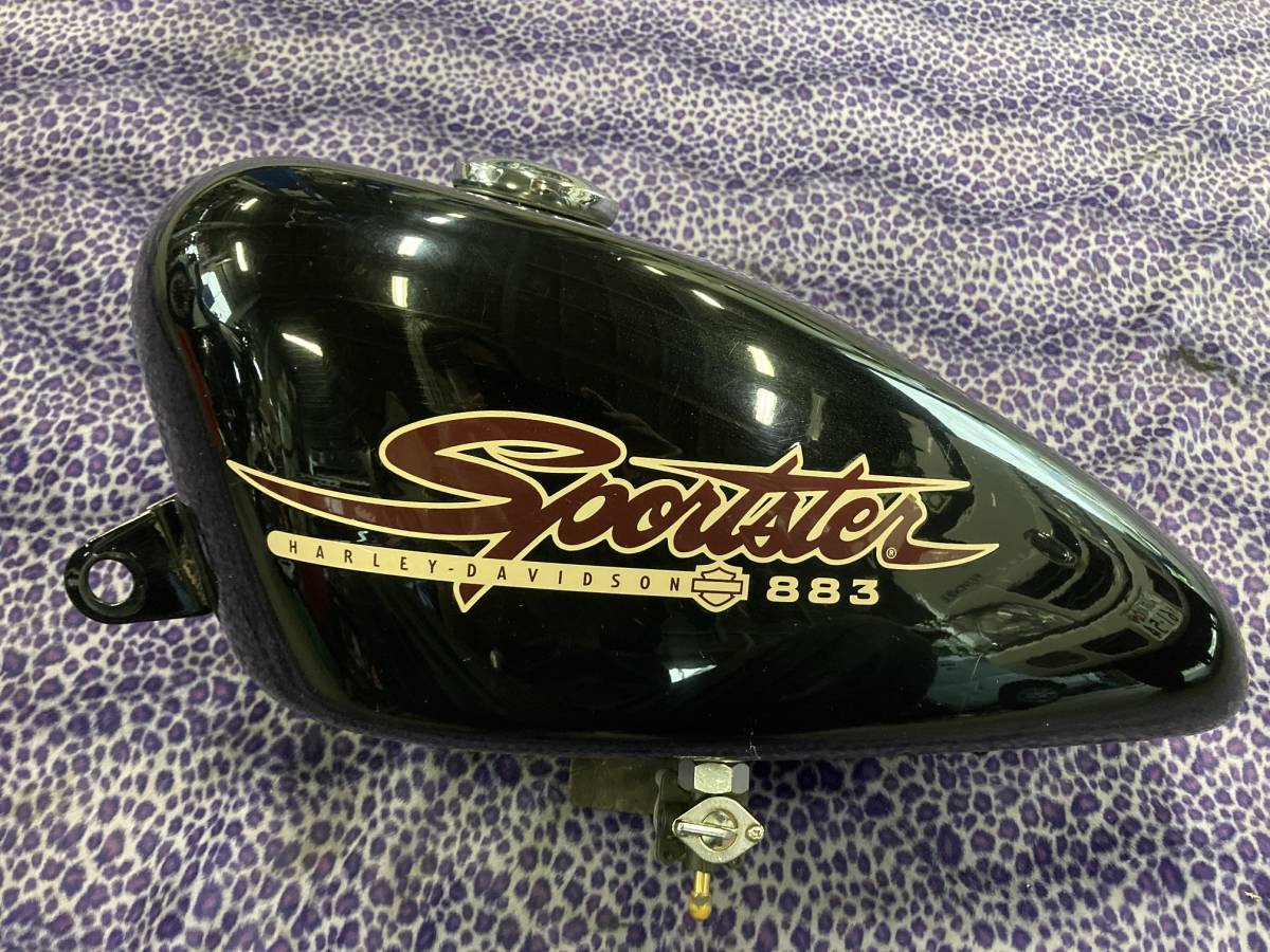 スポーツスタータンク 純正 883 ハーレー⁄スポーツスターに3.3