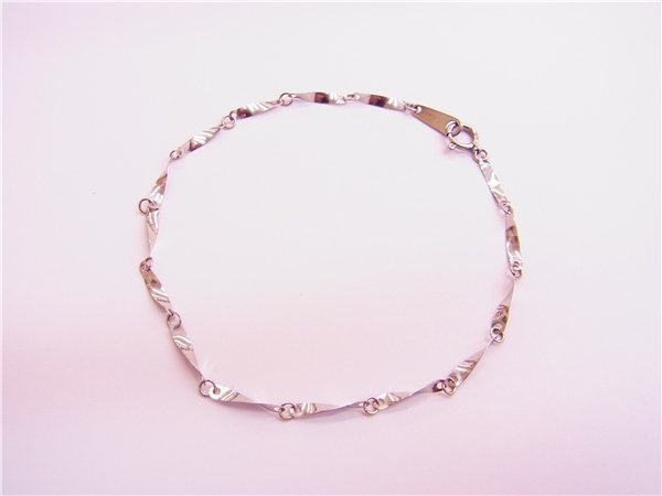 ◎ PT850ブレスレット ◎　プラチナ850　ツイストプレート　ブレスレット　18cm　1.2ｇ　◎美品